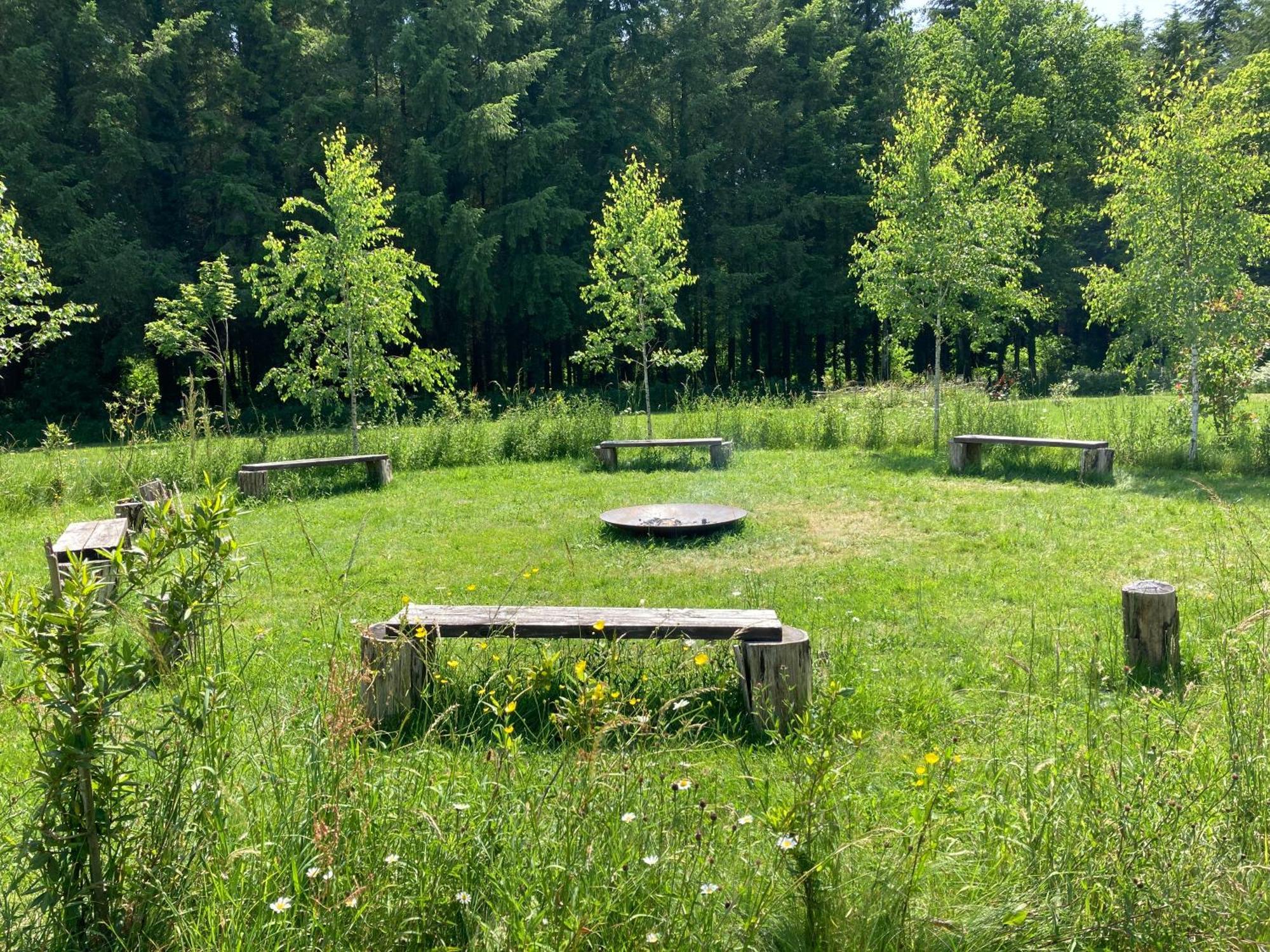 Au Pre Fleuri Eco Glamping Hotel Le Lindois Buitenkant foto