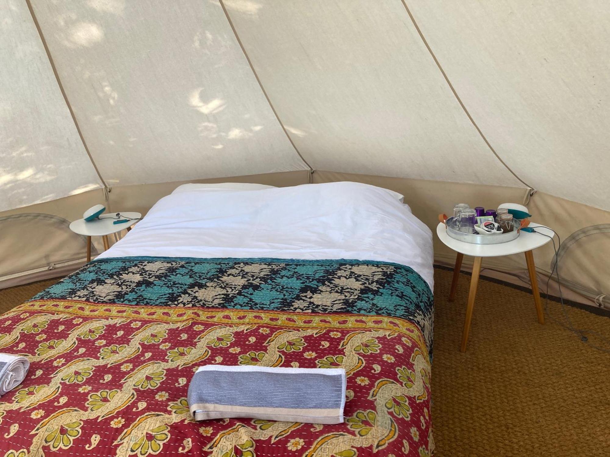 Au Pre Fleuri Eco Glamping Hotel Le Lindois Buitenkant foto
